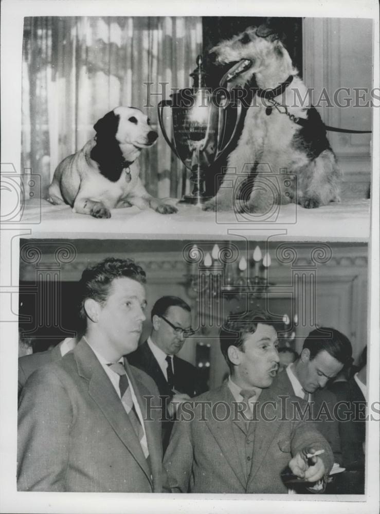 1959 Press Photo Graham Laycock and Brian Palmer protest the Bravest Dog of the - Historic Images