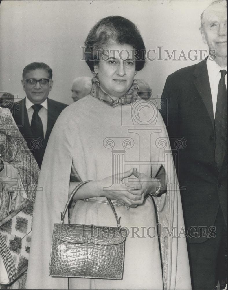 1971 Press Photo Indian Prime Minister Indira Gandhi Arriving London Airport - Historic Images