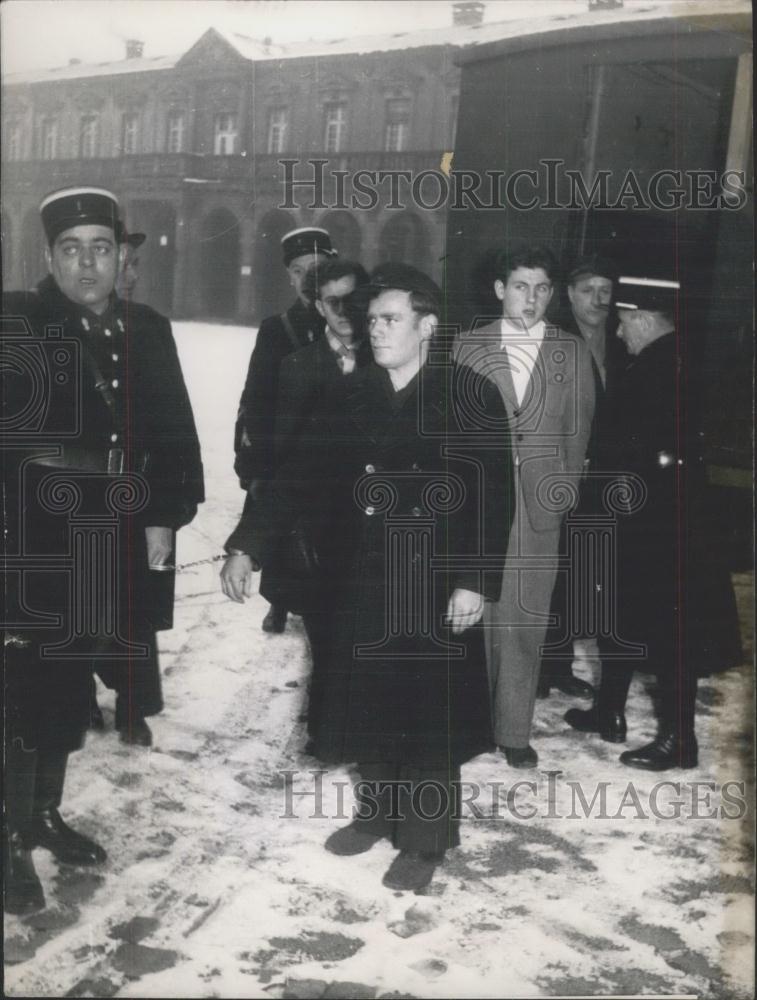 1953 Press Photo men on trial for murder escorted to court in Germany - Historic Images