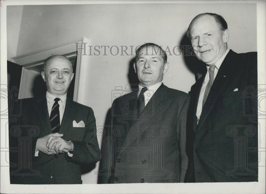 1956 Press Photo Ministers M. Pinau Selwyn Lloyd Robert Murphy Carlton House - Historic Images