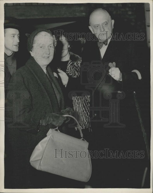 1953 Press Photo Danish Ambassador to London Her V. De Steensen-Leth - Historic Images