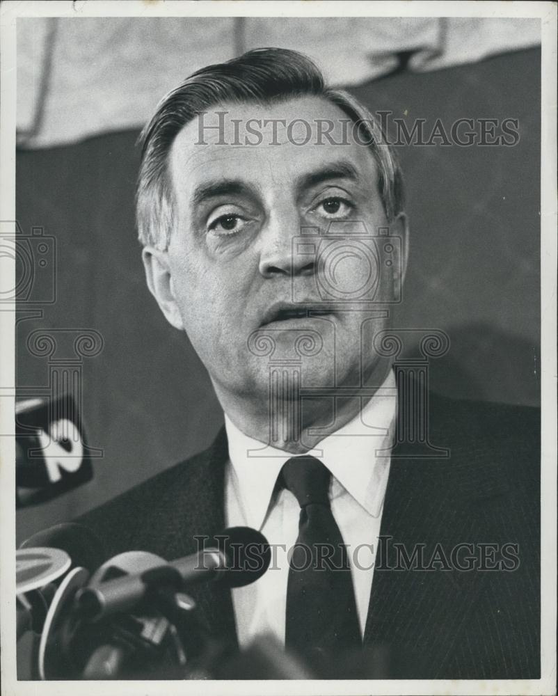 1983 Press Photo Democratic Presidential Candidate Walter Mondale in New York - Historic Images