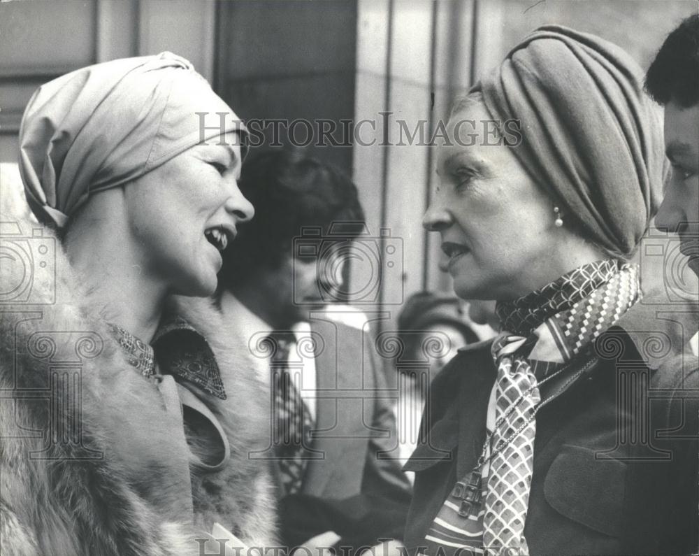 1977 Press Photo Mrs Finch Yoland, Actress Glenda Jackson, St Paul - Historic Images