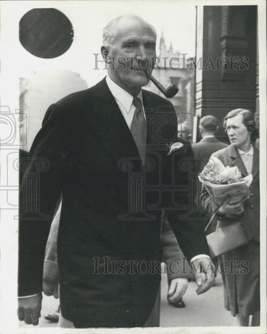 1957 Press Photo Dr. Arthur Henry Douthwaite Testified - Historic Images