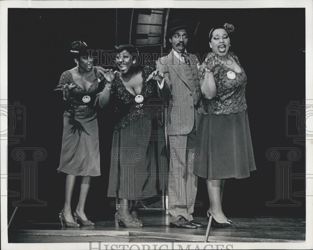 1981 Press Photo Adriane Lenox Teresa Bowers Lonnie McNeil Roz Ryan Actors - Historic Images