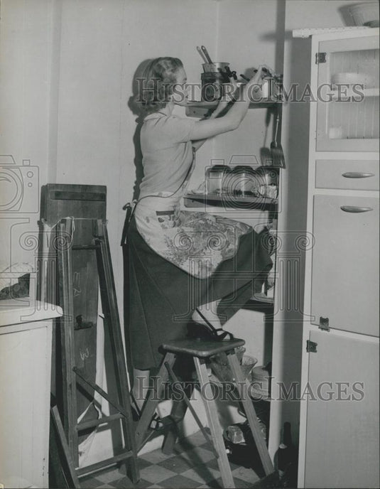 Press Photo Queen dance polio star Royal Variety Performance Sheila O'Neill - Historic Images