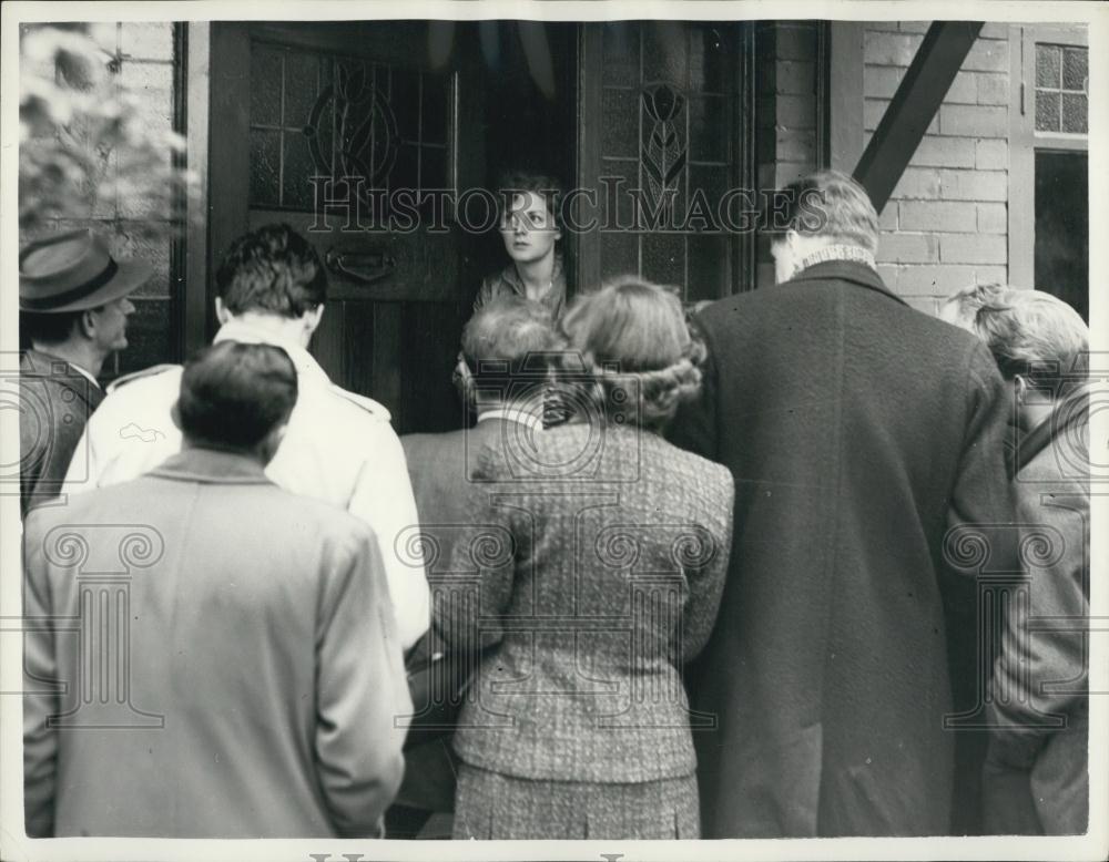 1956 Press Photo Daughter of &quot;Drowned&quot; Vicar Wendy Ryall - Historic Images