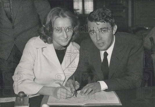 1960 Press Photo Actor Gerard Balin Marrying Monique Sobieski Auvers-Sur-Oise - Historic Images
