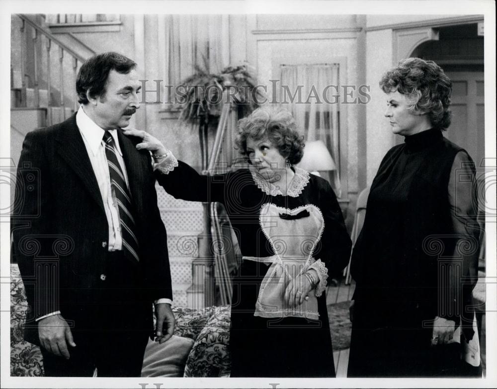 1974 Press Photo Hermione Baddeley, Beatrice Arthur, Bill Macy - Historic Images