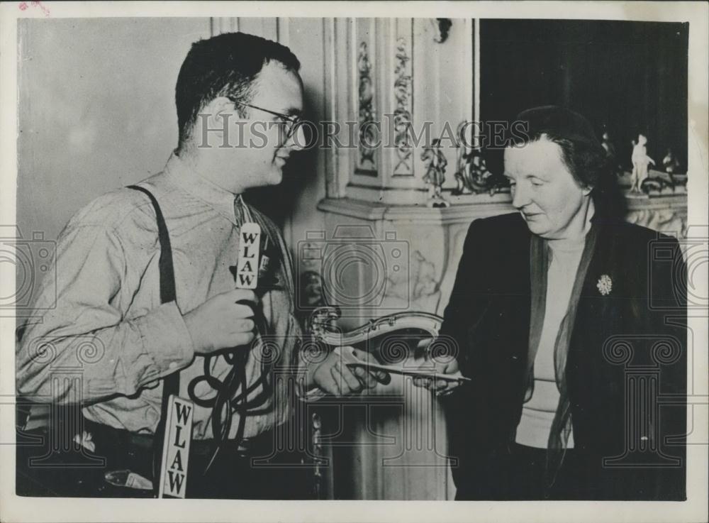 1953 Press Photo Queen Juliana of the Netherlands, received at the Hague - Historic Images