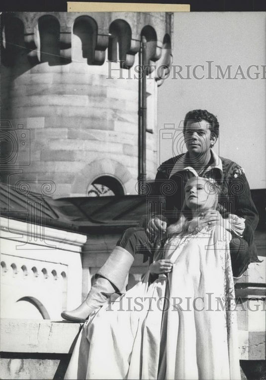 1961 Press Photo Yvette Mimieux & Russ Tamblyn in The Wonderful World Bros Grimm - Historic Images