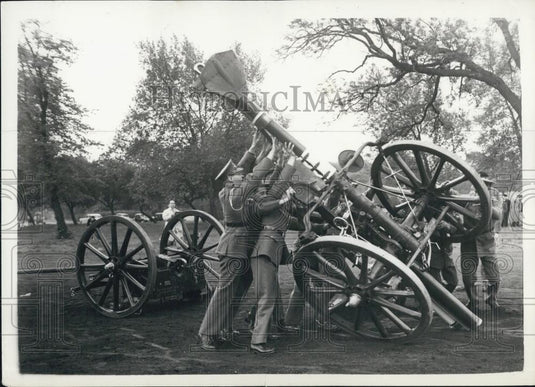 1957 Press Photo The King's Troop, Royal Horse Artillery Gun Carriage overturned - Historic Images