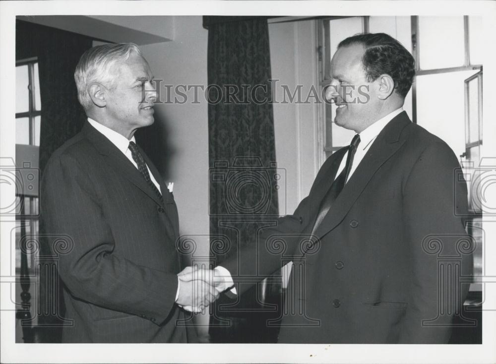 1964 Press Photo Paul H. Nitze,Sec of US NAvy &amp; Earl Jellicoe,Britain - Historic Images