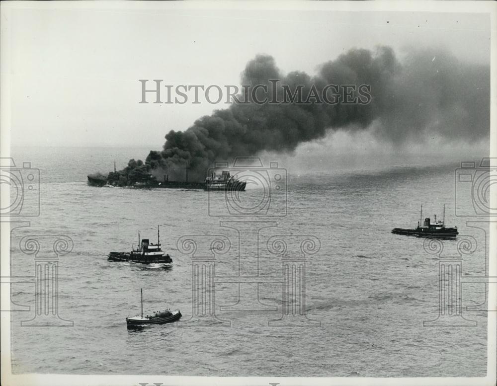 1955 Press Photo Sweden&#39;s Johannishus In Flames After Collision-Panamanian Boat - Historic Images