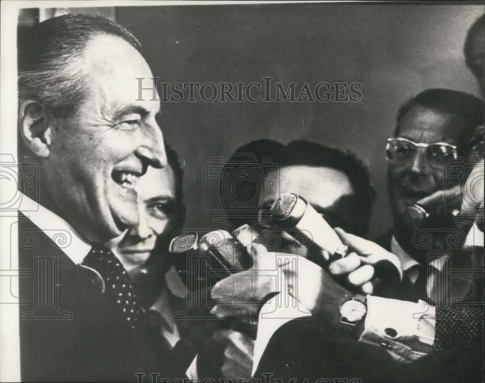 1967 Press Photo of Sir James Marjoribanes at Palais Des Congres - Historic Images