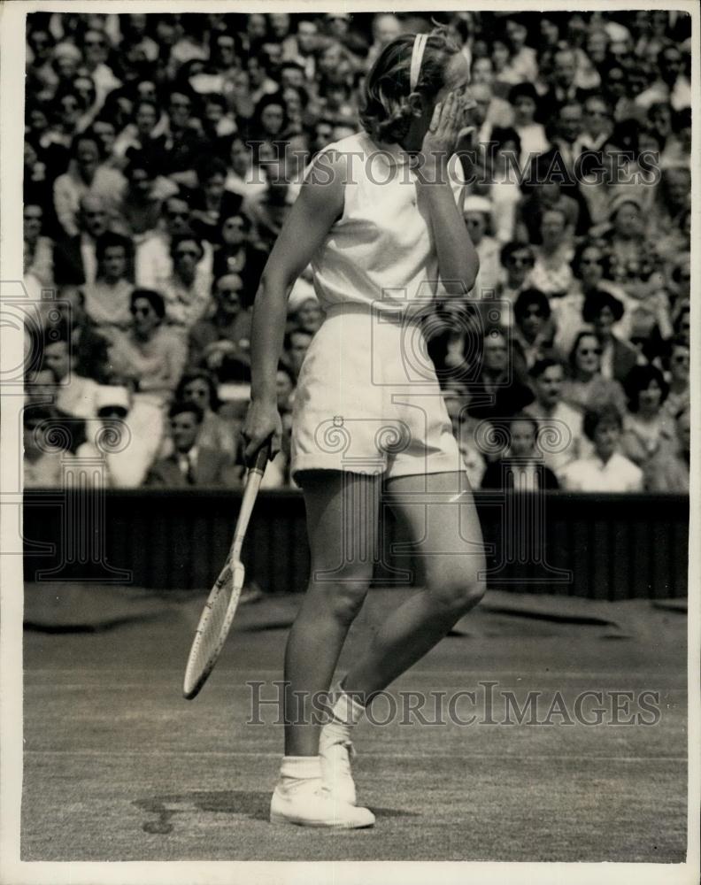 1959 Press Photo Angela Mortimer (GB) at Ladies&#39; singles at Wimbledon - Historic Images