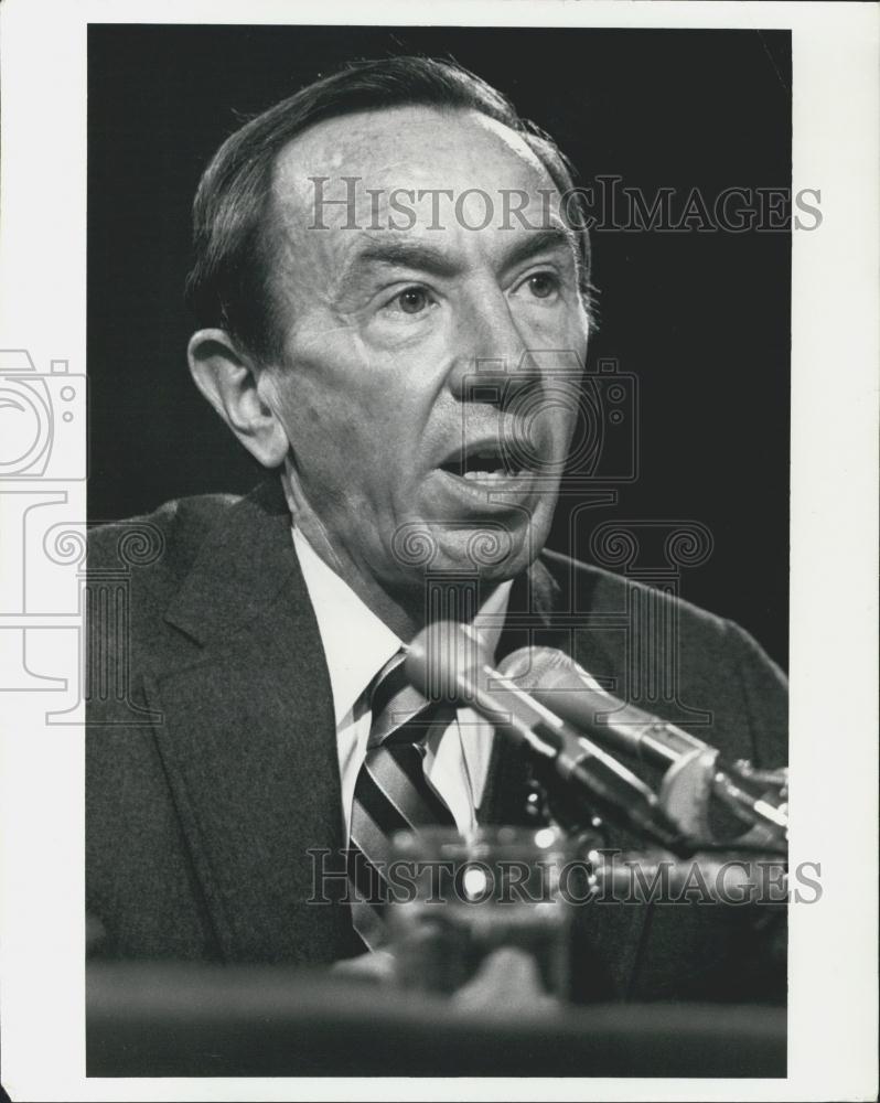 1981 Press Photo Former Deputy Secretary of State Warren Christopher - Historic Images