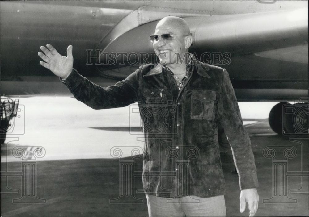 Press Photo Telly Savalas in Athens. - Historic Images