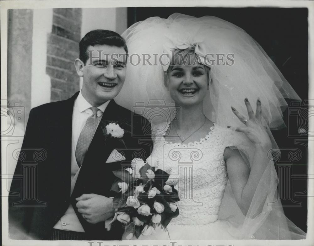 1961 Press Photo Richard Lyon, wed Angela Ferguson - Historic Images