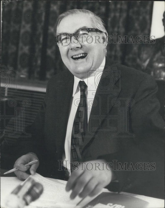 1974 Press Photo James Callaghan Chairman Of Labor Party During Labor Campaign - Historic Images
