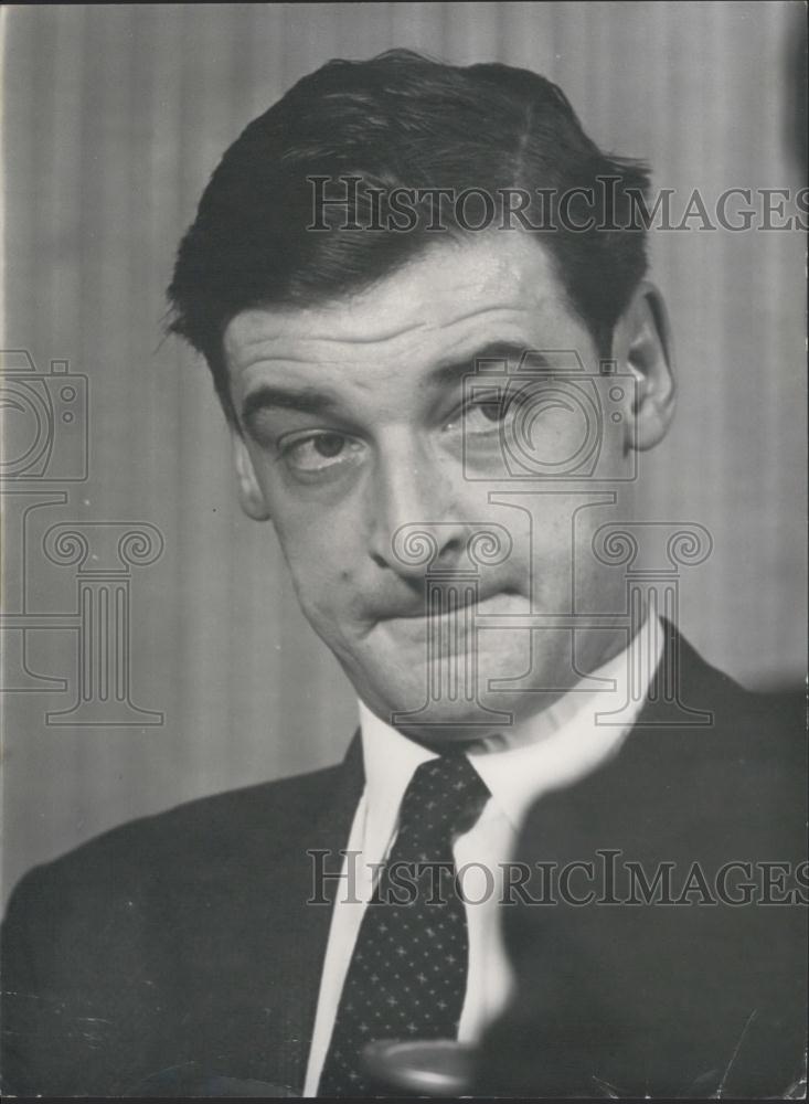 1964 Press Photo Professor Ian Bush at Birmingham University - Historic Images