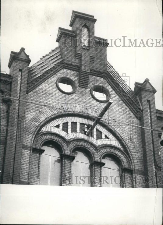 Press Photo Brick Building - Historic Images