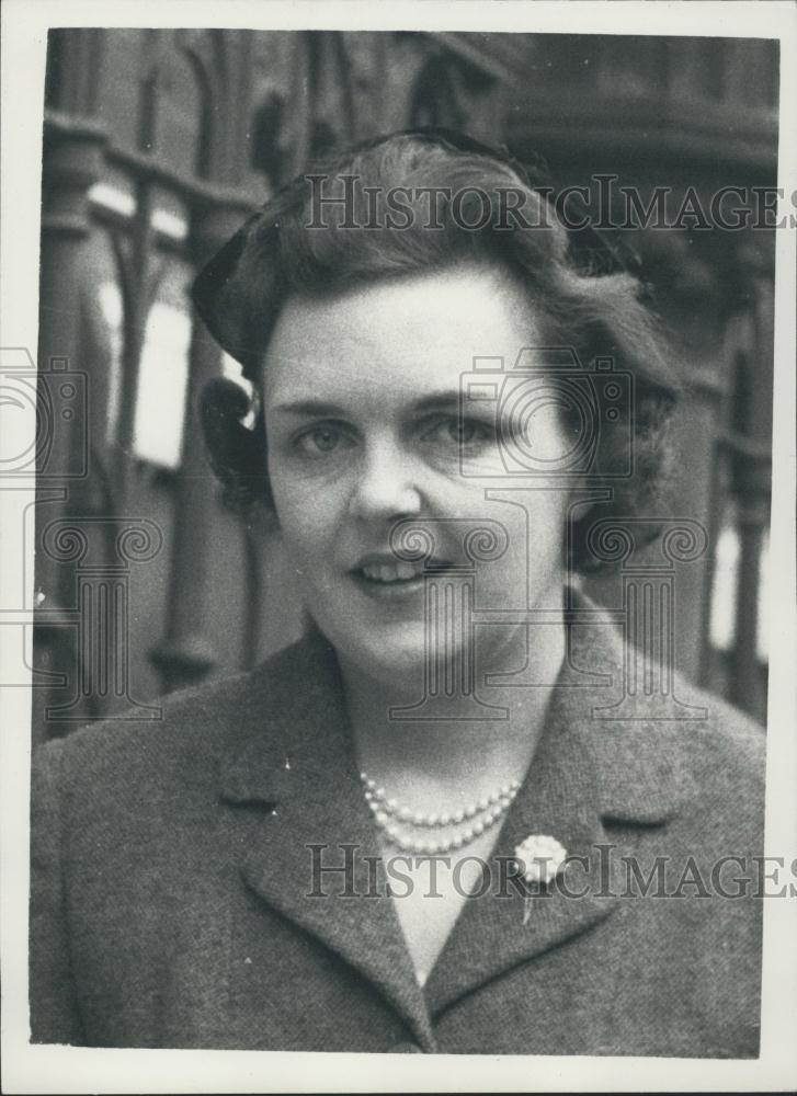 1958 Press Photo Wife of Former Secretary to the Duke of Edinburgh - Historic Images