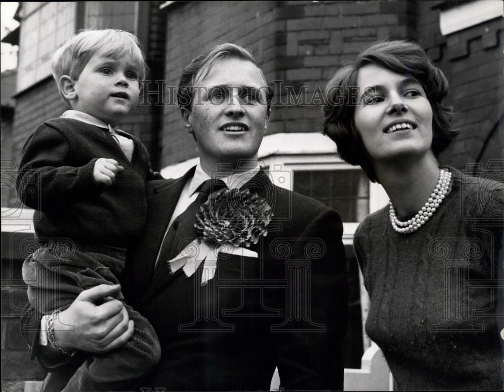 1967 Press Photo Winston Chruchill And Wife Minnie In Aldwyn Park - Historic Images