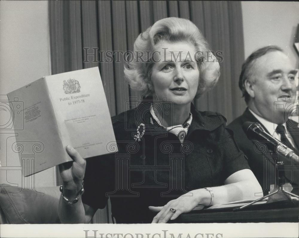 1974 Press Photo Mrs Thatcher promises 9 1/2 per cent Mortgages - Historic Images