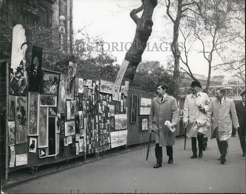 1969 Press Photo Annual Open-Air Art Exhibition at Victoria Embankment Gardens - Historic Images