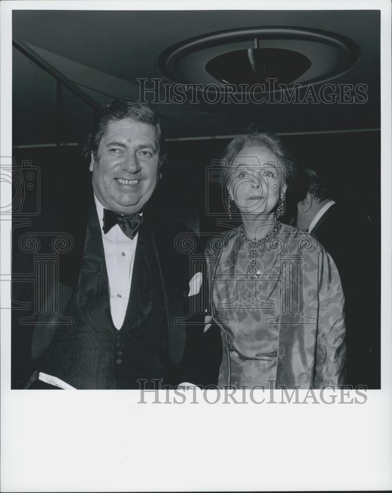 1974 Press Photo Gottfried Reinhardt Director Producer Lillian Gish Actress - Historic Images