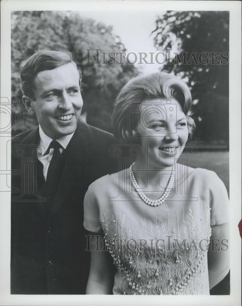 1966 Press Photo Her Royal Highness Beatrix &amp; fiance Mr. Claus von Amsberg - Historic Images