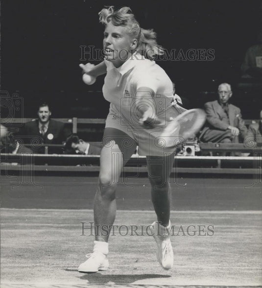 1960 Press Photo Anne Haydon wins wight-man cup game at Wimbledon - Historic Images