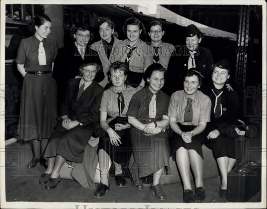 1953 Press Photo Girl Scouts Invite Girl Guide Leaders From Germany - Historic Images