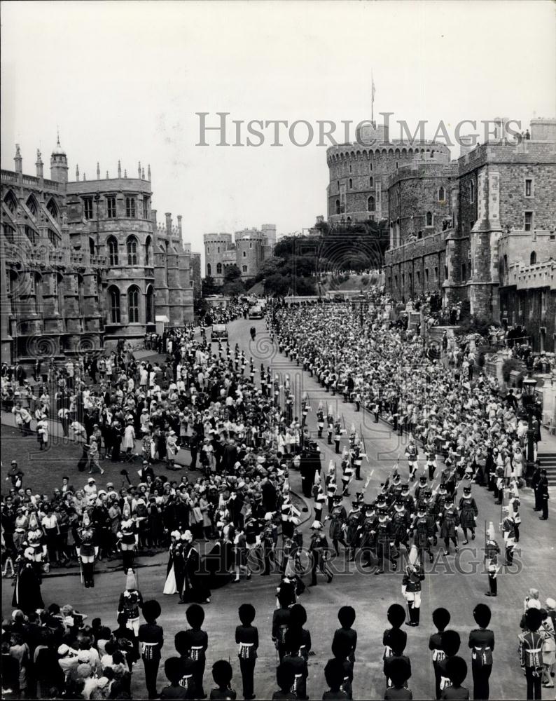 1967 Press Photo Queen &amp; Prince Phillip at the Ceremonial Order of the Garter Pr - Historic Images