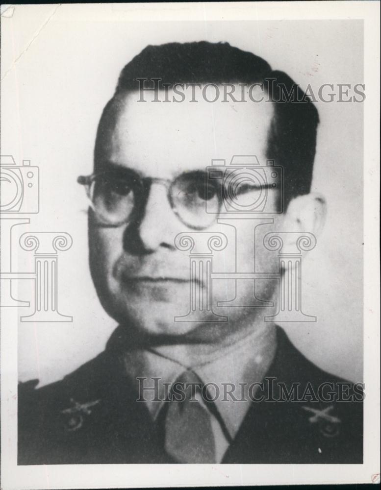 Press Photo Man In Military Uniform - Historic Images