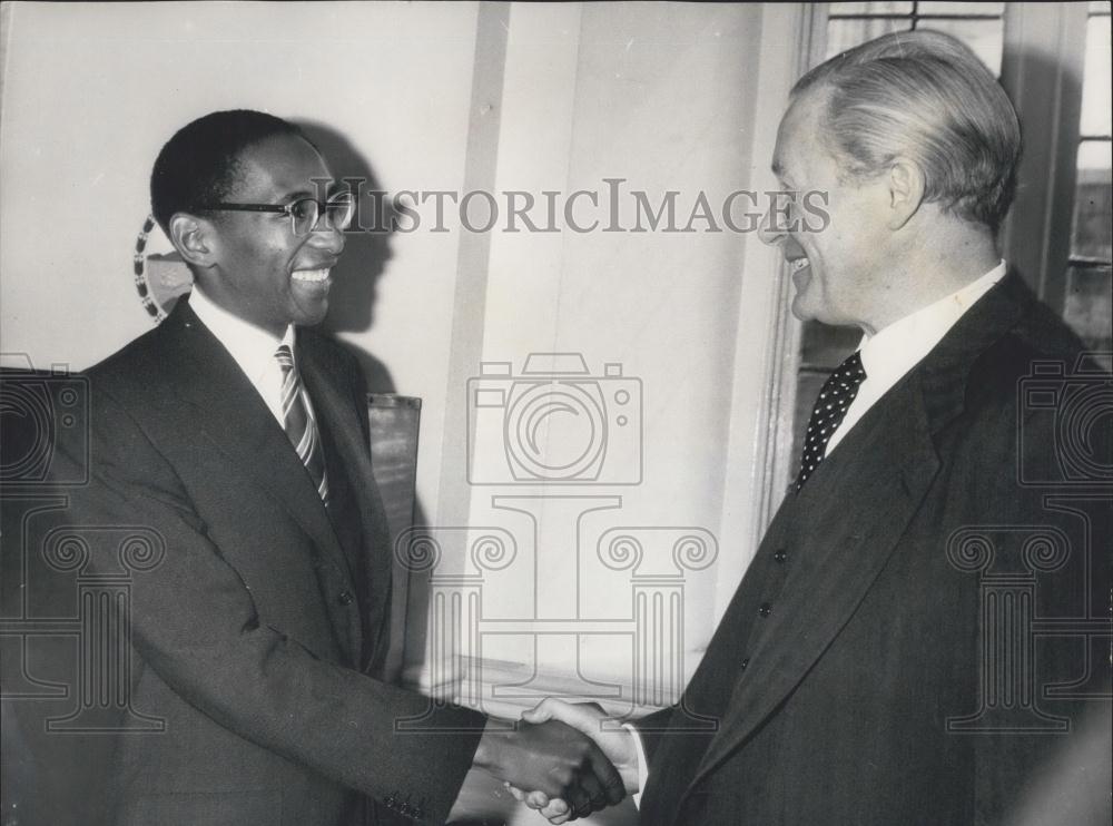 1964 Press Photo Mr. Duncan Sandys &amp;Chief of Basutoland Motlotlehi Moshoeshoe - Historic Images