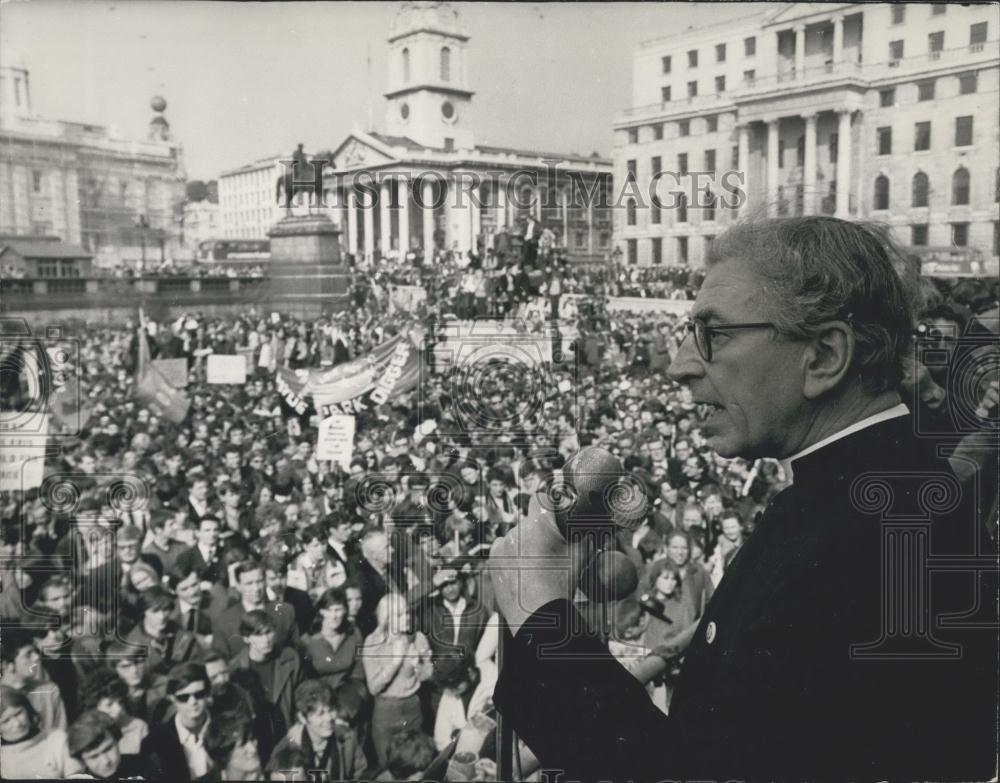 1968 Press Photo Cannon Collins/Campaign/Nuclear Disarmament/Trafalgar Square - Historic Images