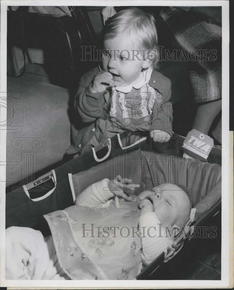 Press Photo Janet Sue Vaughn, 8 months &amp; Keith Nix, 8 months - Historic Images