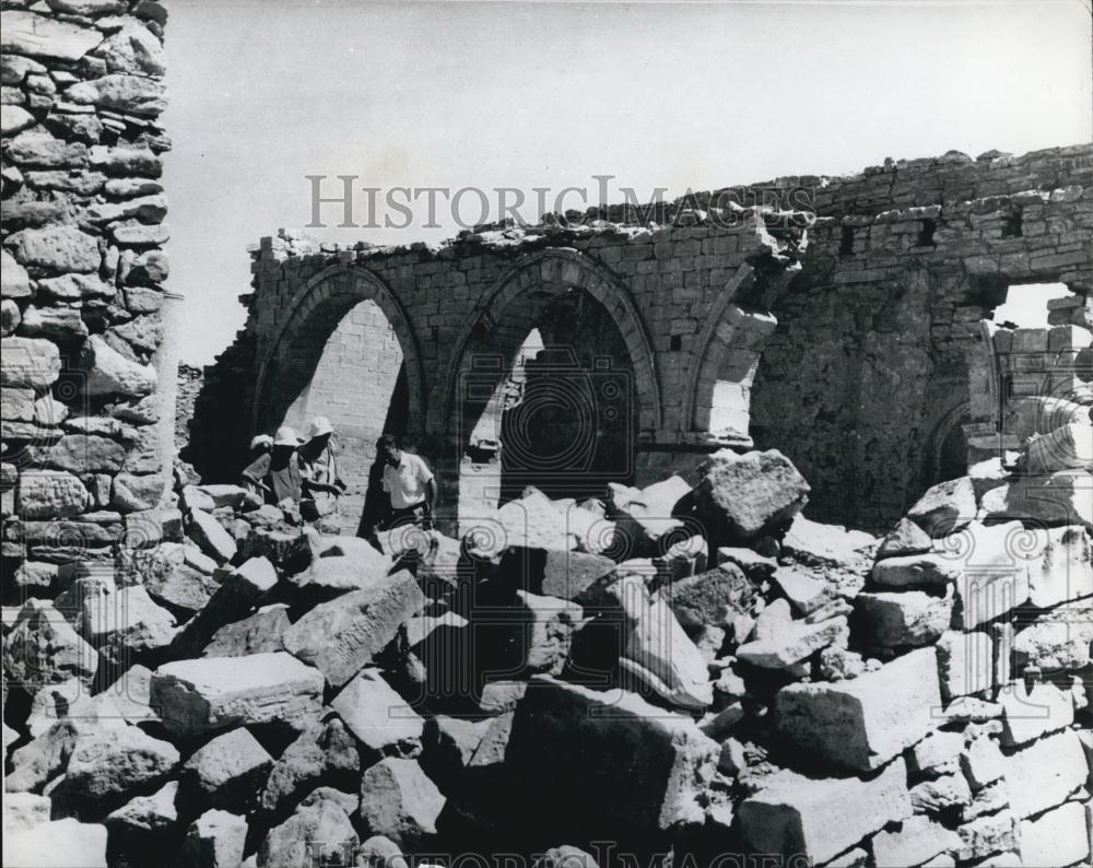 Press Photo Remains of a Palace dating back to the old Pharaonic Dynasties. - Historic Images