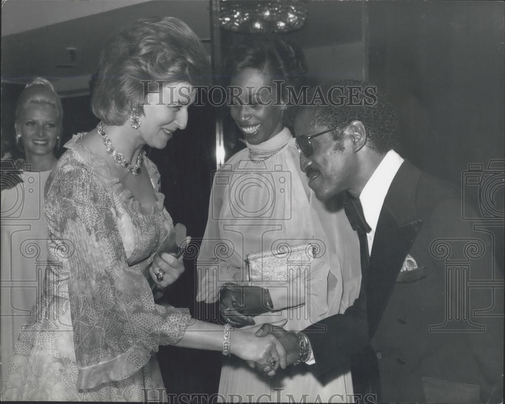 1974 Press Photo Sammy Davis Junior &amp; wife &amp;Princess Alexandra - Historic Images