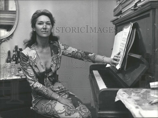 1975 Press Photo Roman painter Silvanan Rassatani - Historic Images