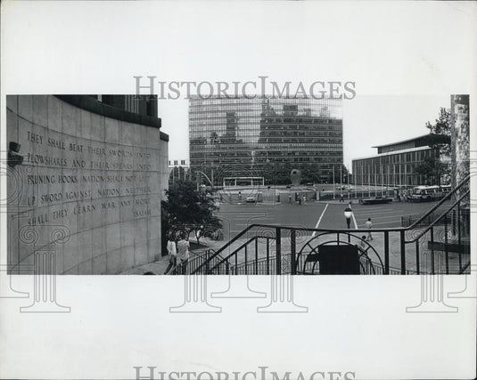 Press Photo United Nations Memorial Quotes Isiah's Peaceful Message - Historic Images
