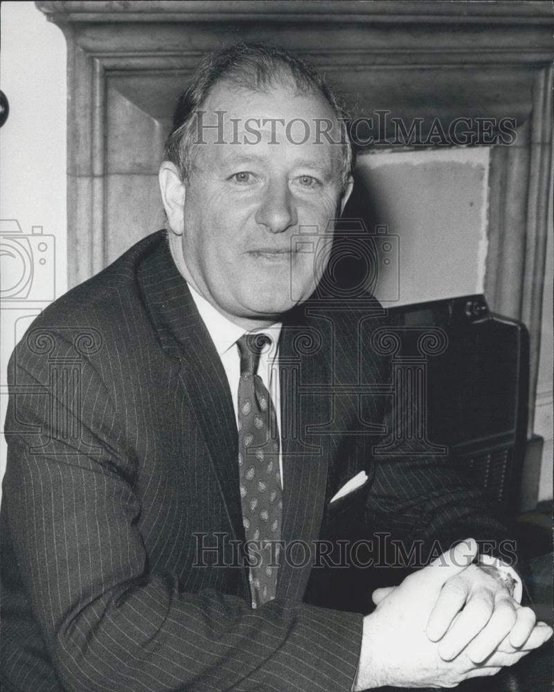 1972 Press Photo Ambassador Designate to Paris,Sir Edward Tomkins - Historic Images