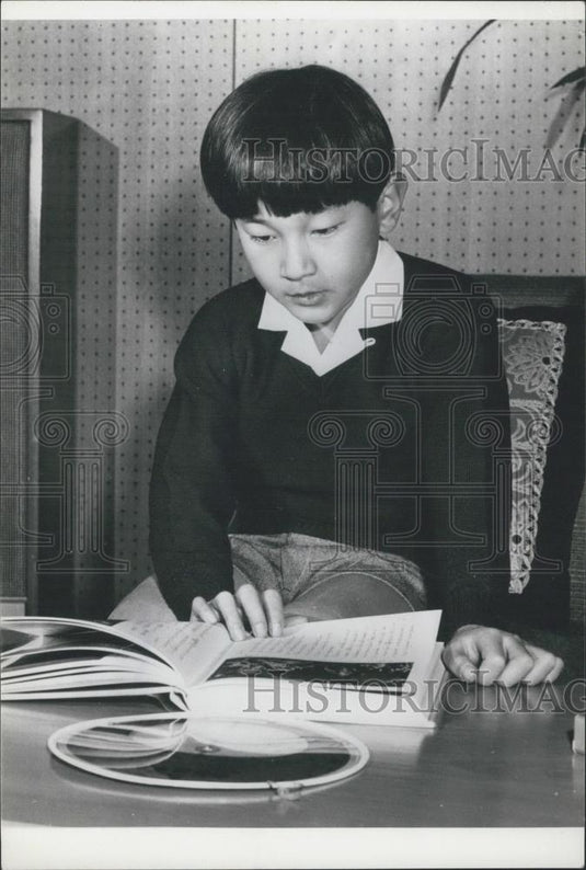 Press Photo Prince Studies the Stars - Historic Images
