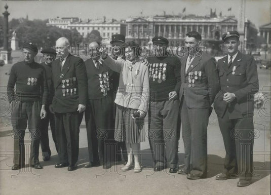 Press Photo honored members at annual congress of French Life Saver's Society - Historic Images