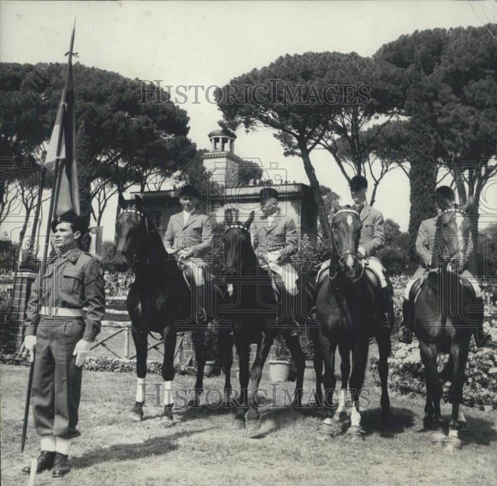 1952 Press Photo Germany team at 21st International Horse Show - Historic Images