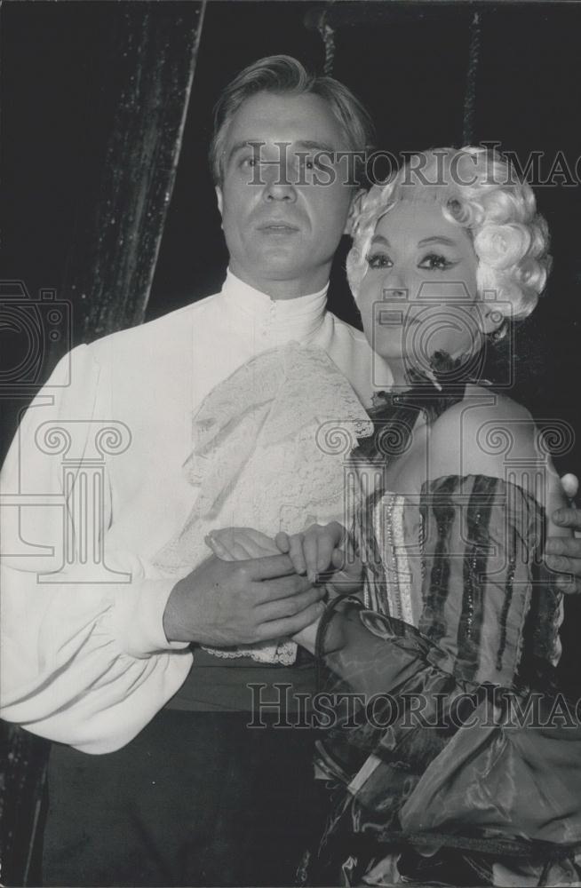 1959 Press Photo Entertainer Zizi Jeanmaire & Philippe Lemaire - Historic Images