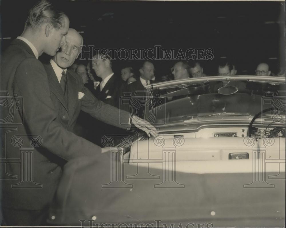 Press Photo The Duke Of Edinburgh At The Motor Show - Historic Images