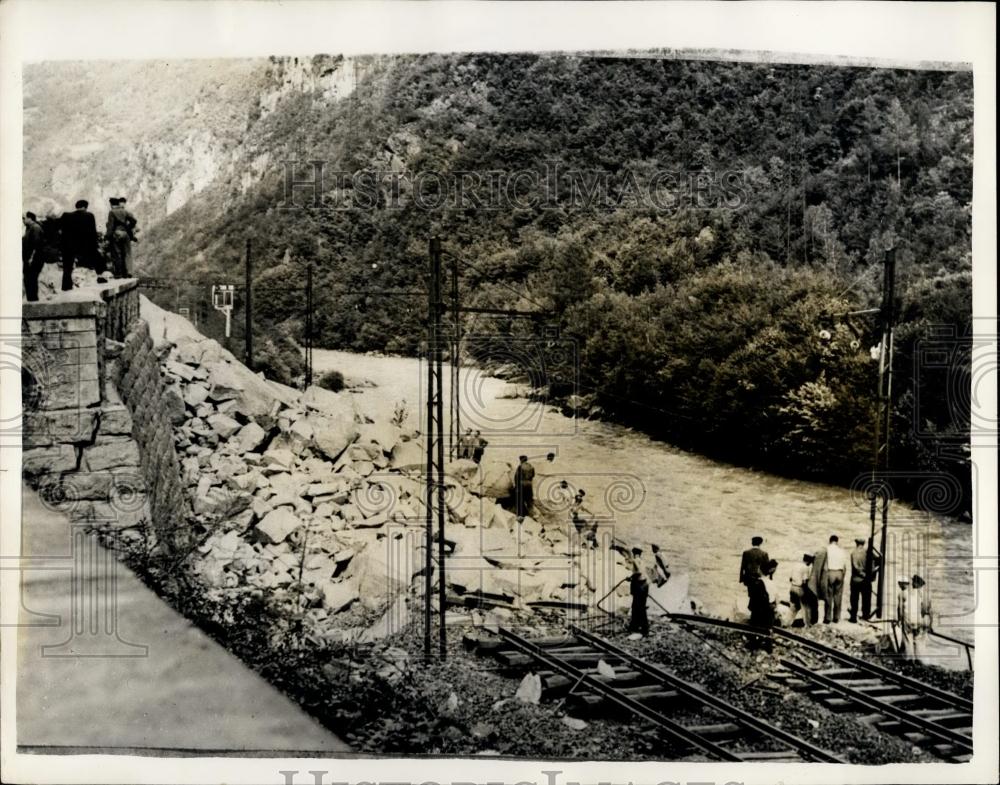 1956 Press Photo Landslide Blocks the Brenner Pass in Italy - Historic Images